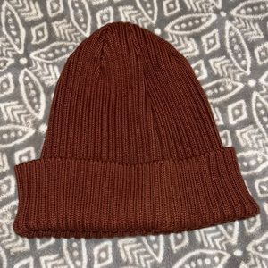 KNIT BEANIE
